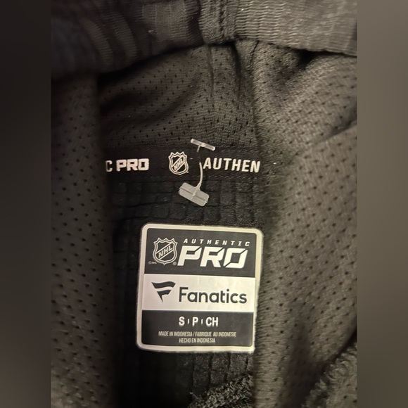 Calgary Flames Hockey Black Hoodie size small - Picture 2 of 5